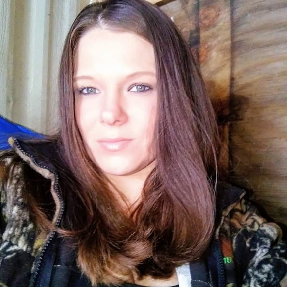 Meet your Posher, Ashley - Picture 2 of 3